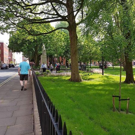 A Lovely 2 Bedroom Apartment In The Heart Of Preston プレストン エクステリア 写真
