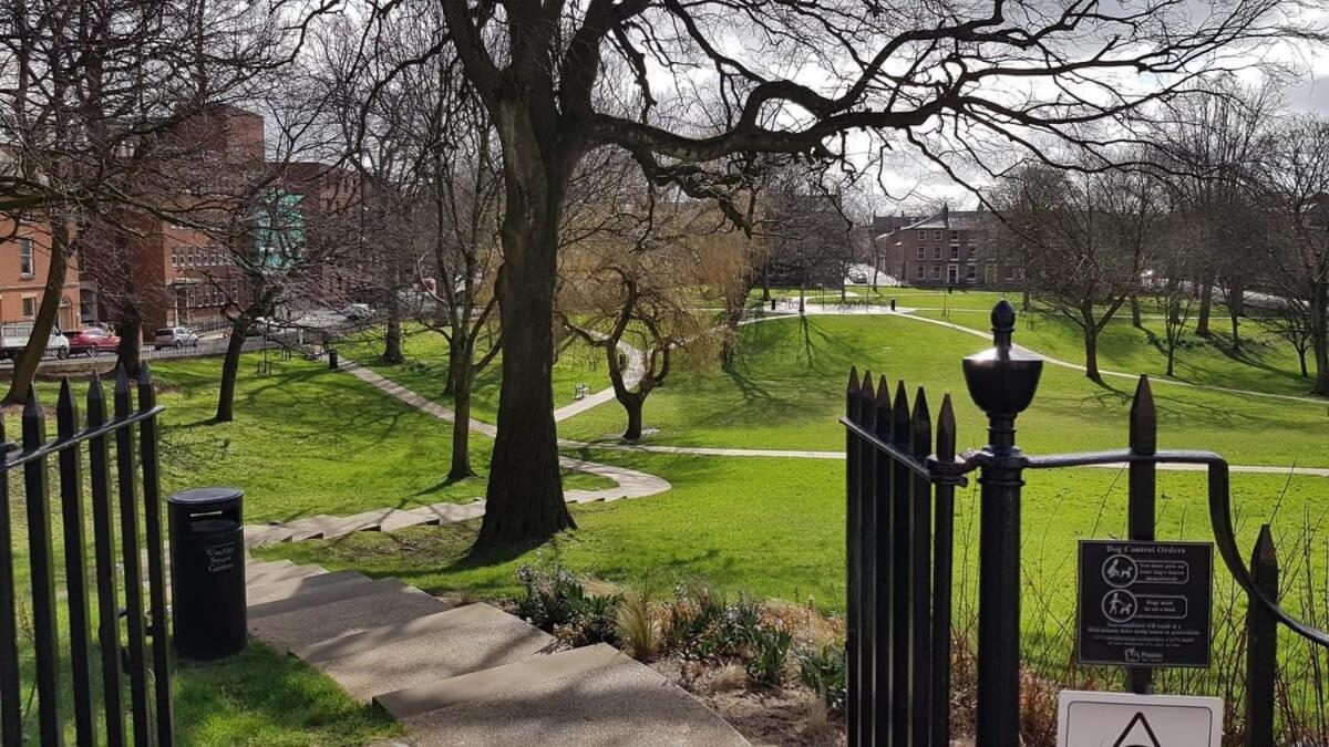 A Lovely 2 Bedroom Apartment In The Heart Of Preston プレストン エクステリア 写真