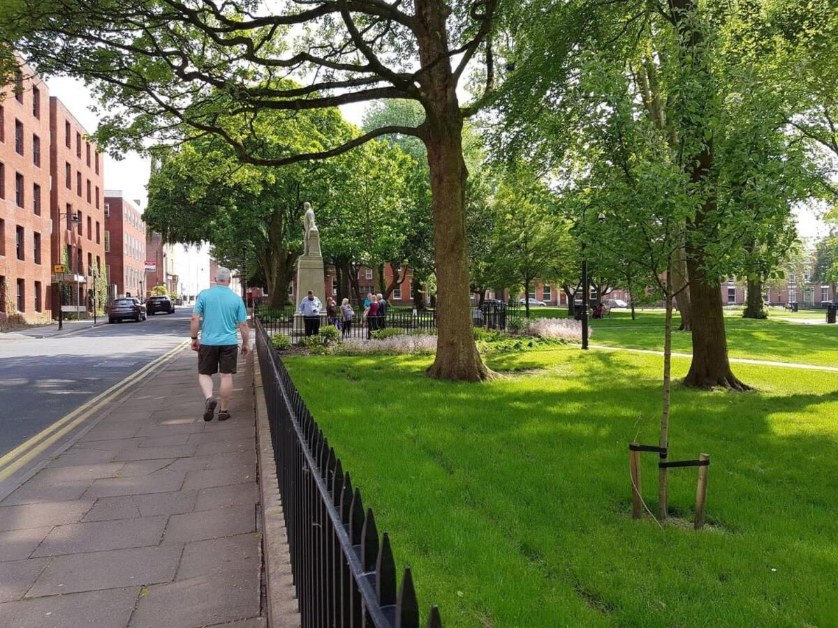 A Lovely 2 Bedroom Apartment In The Heart Of Preston プレストン エクステリア 写真